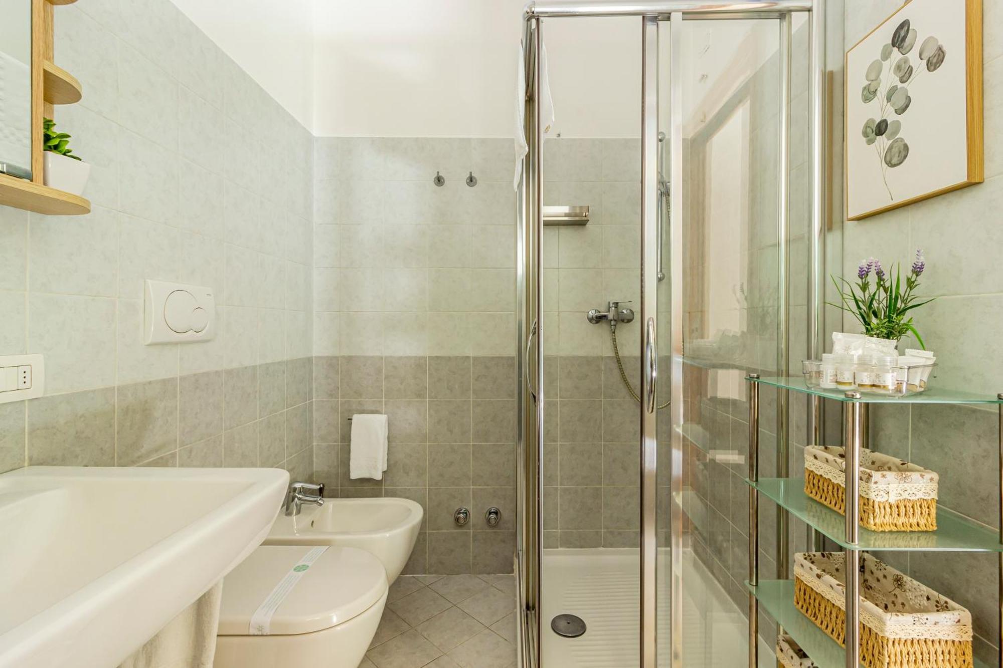 Private Garden & Garage - Self Check-In & Remote Access Apartment Como Exterior foto