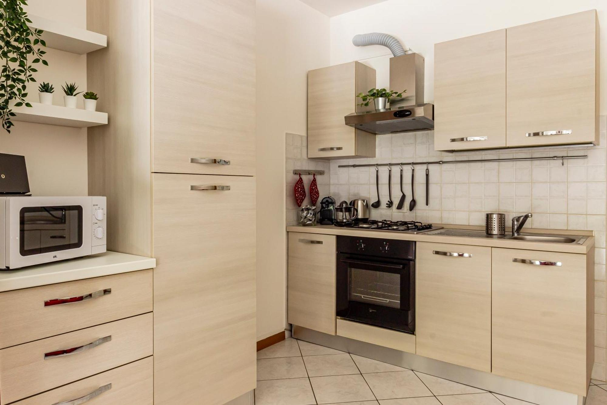 Private Garden & Garage - Self Check-In & Remote Access Apartment Como Exterior foto
